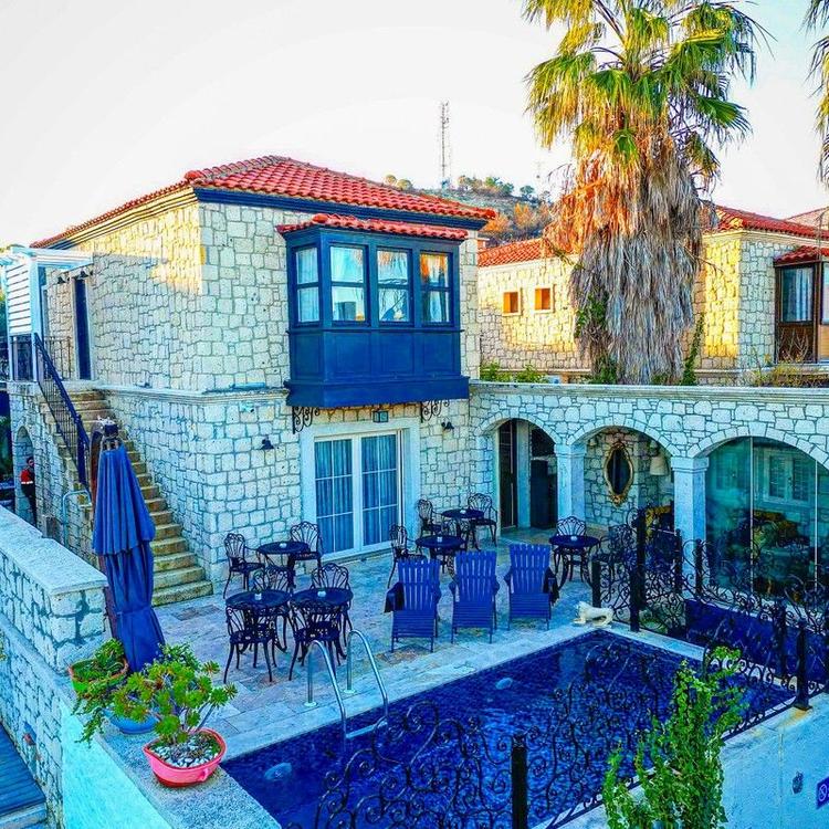 Fedora Alaçatı Otel