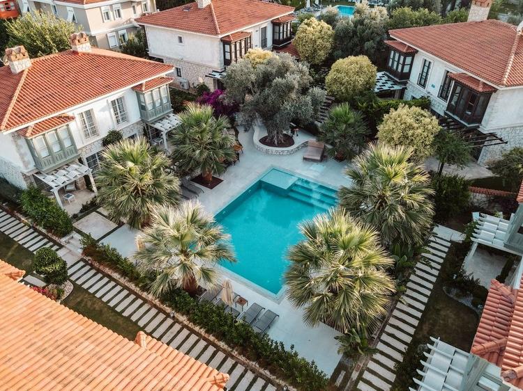 Lotus Alaçatı Konakları