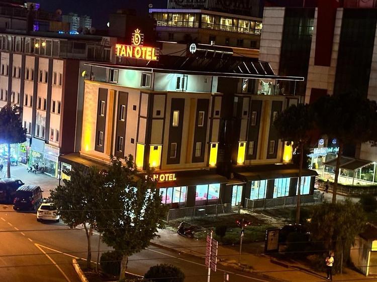 Tan Otel