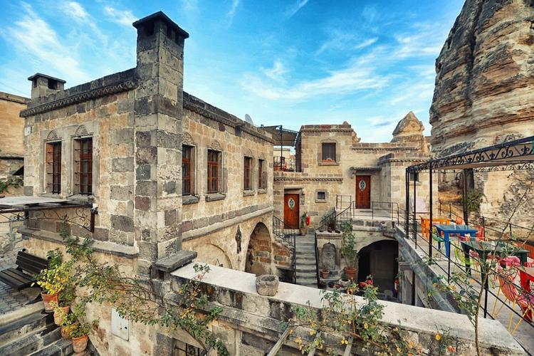 The Dorm Cave By Travellers