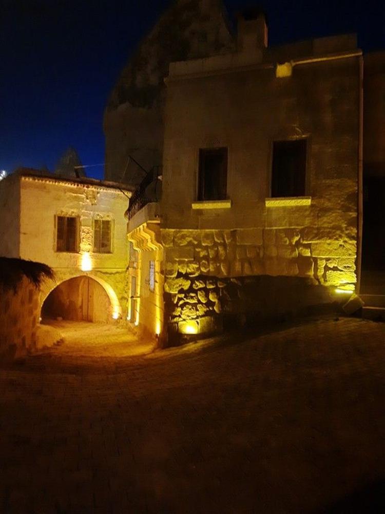 Oddest Cave Suit Aparts