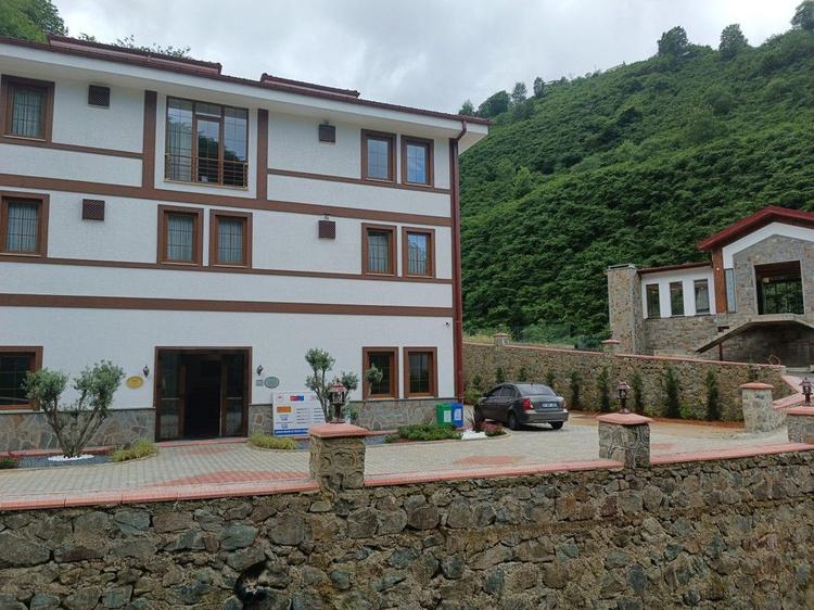 Çardak Altı Otel