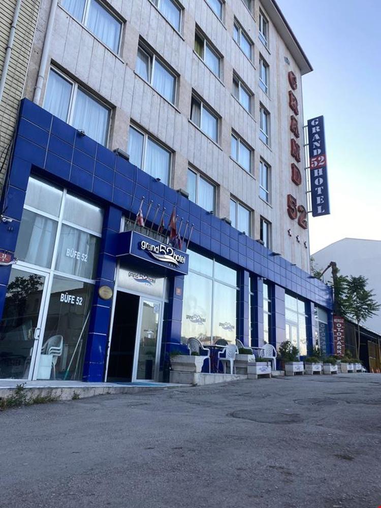 Grand 52 Hotel