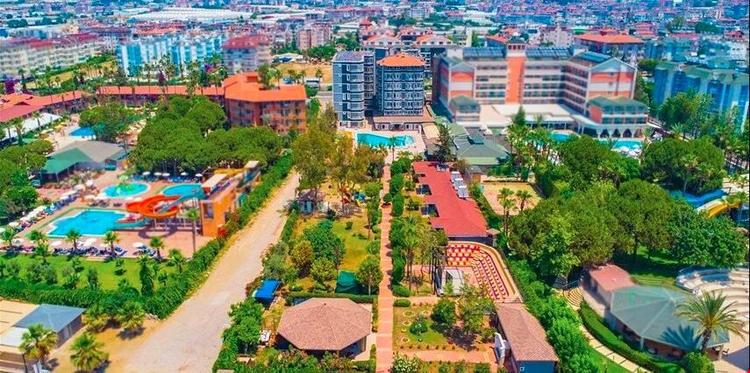 Clover Magic Garden Beach