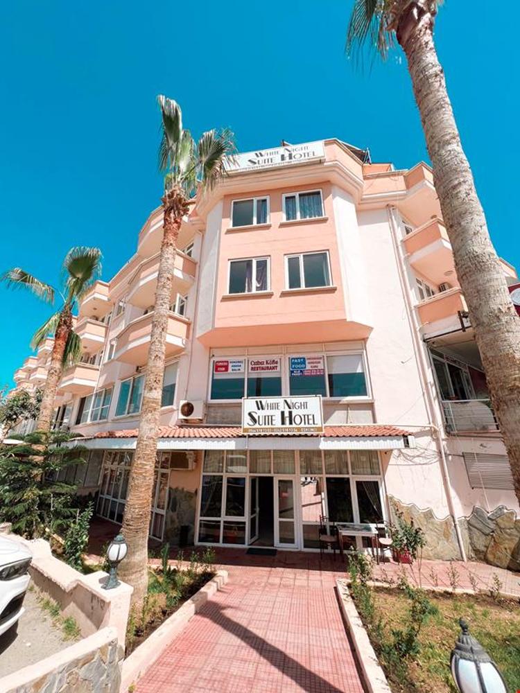 White Night Suite ve Apart Hotel