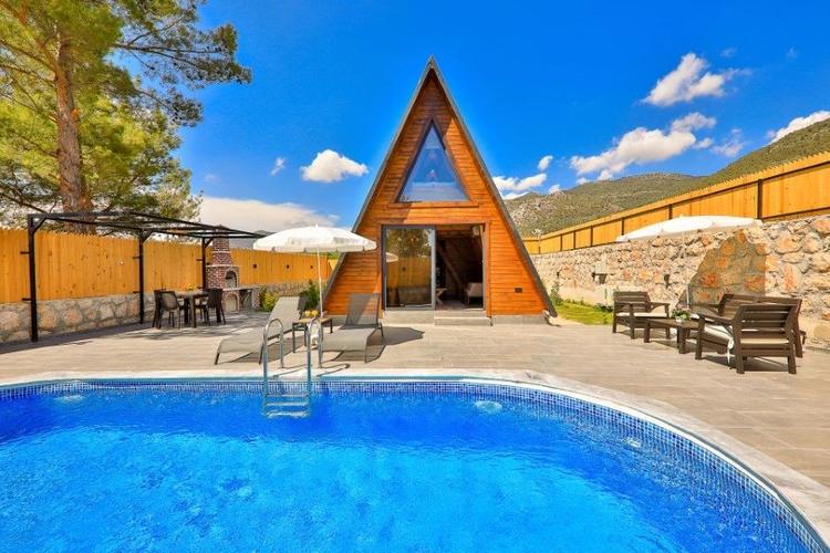 1 Odalı Özel Havuzlu Villa EE152