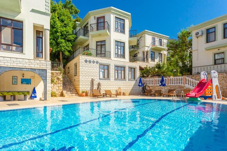 Myros Ortak Havuzlu Stüdyo