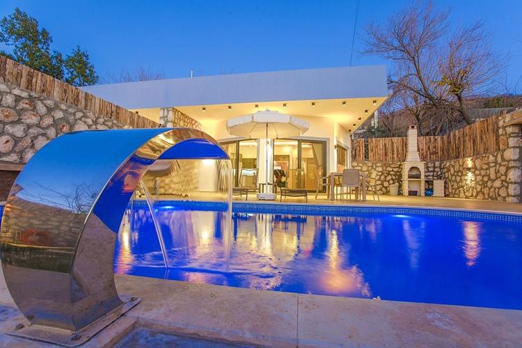 1 Odalı Özel Havuzlu Villa GG124