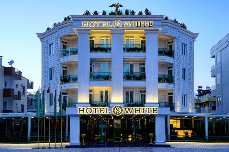 S White Hotel