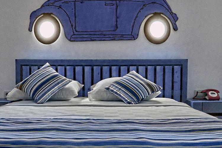 Voswos Garage Coffee Hotel