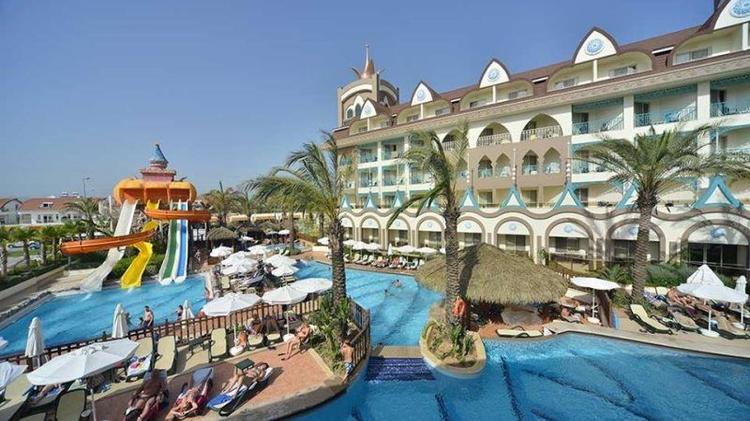 Side Crown Charm Palace