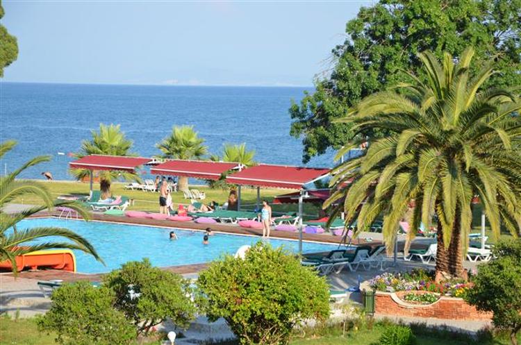 Ra Resort Otel