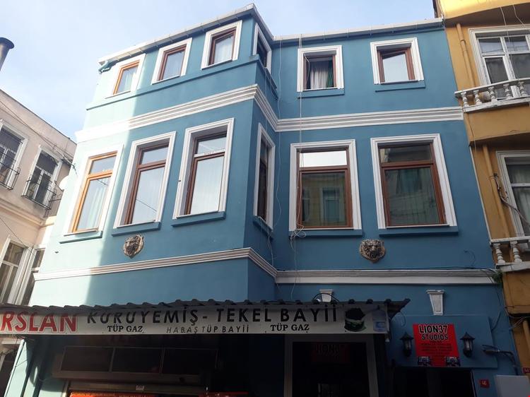 Taksim Lion 37 Studios