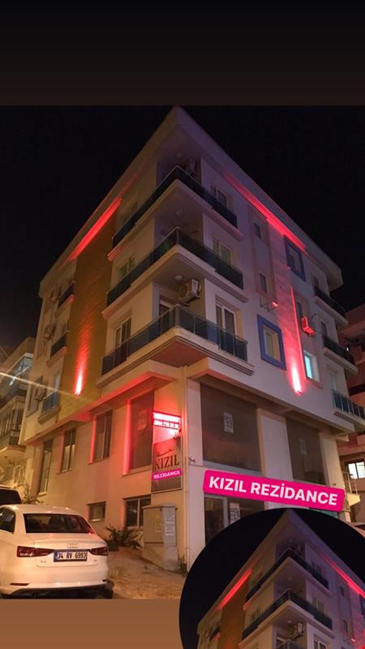 Kızıl Suit House