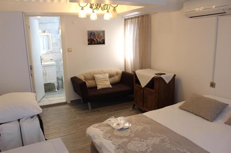 Silenos Boutique Hotel