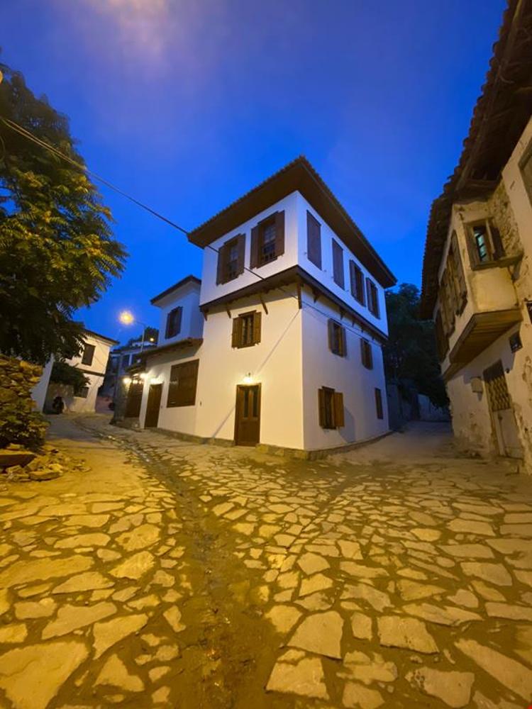 Aycan Hanım Konağı