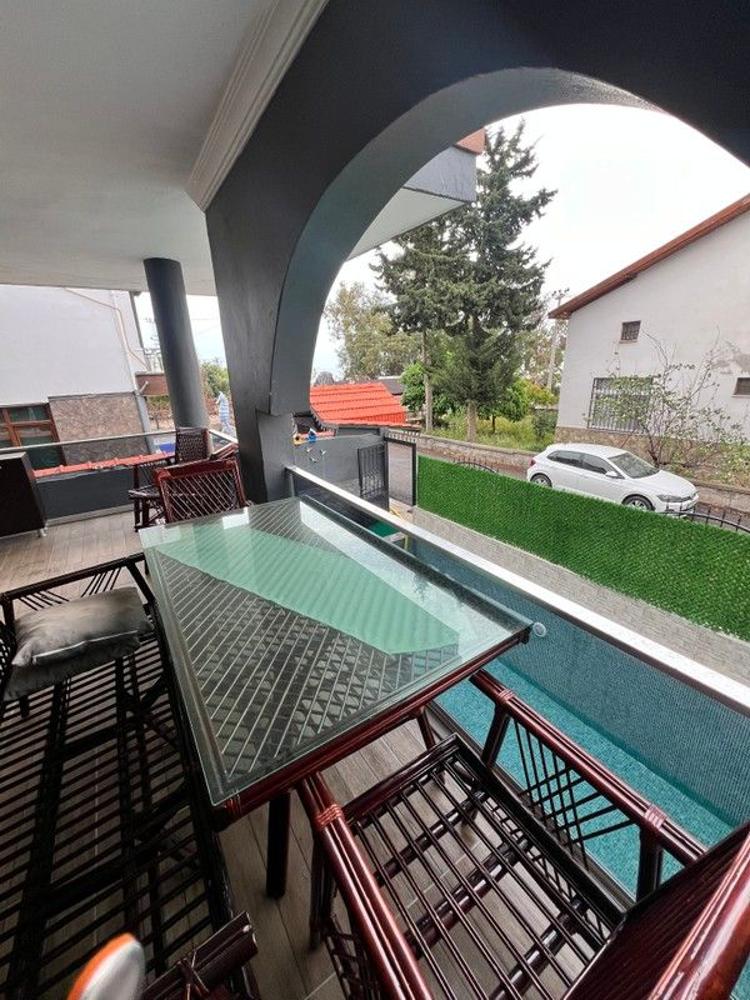 Triplex Havuzlu Lüks Villa