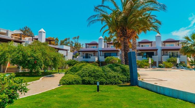 Denize Sıfır Havuzlu Daire