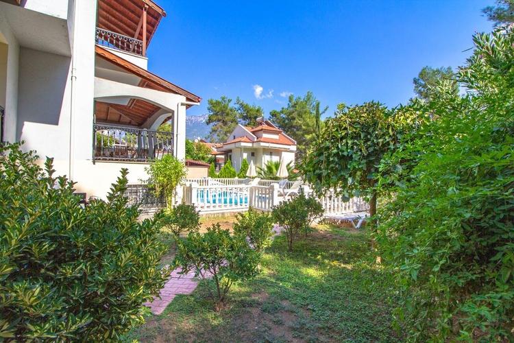 Brookland Paris Villa