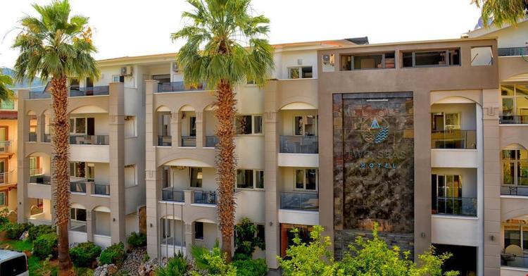 Two Seas Hotel Apart