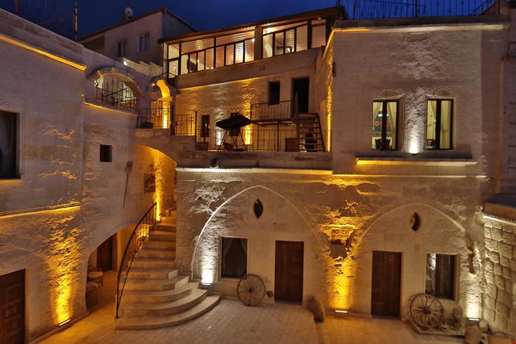 Mystic Cave House Hotel