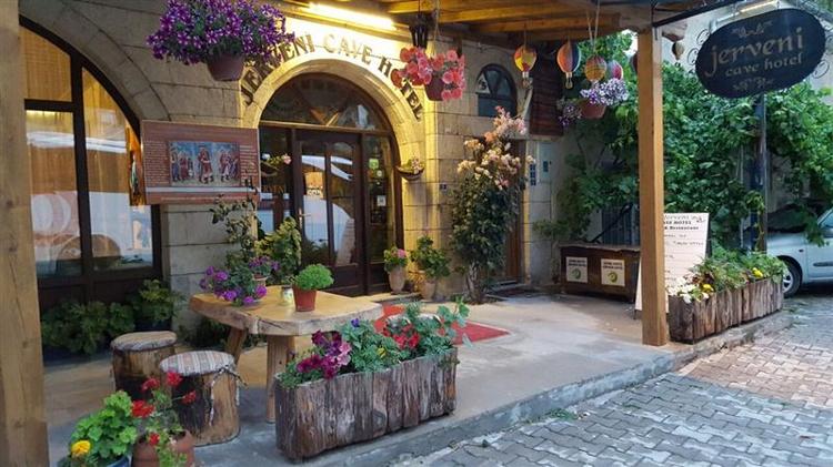 Jerveni Boutique Cave Hotel