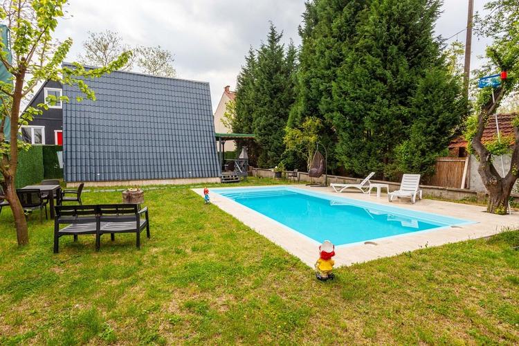 Sapanca Glr Havuzlu Bungalov