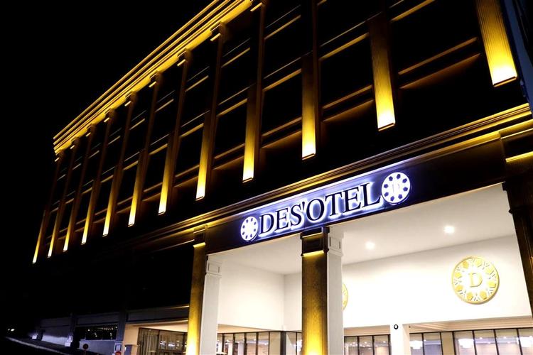 Des Otel