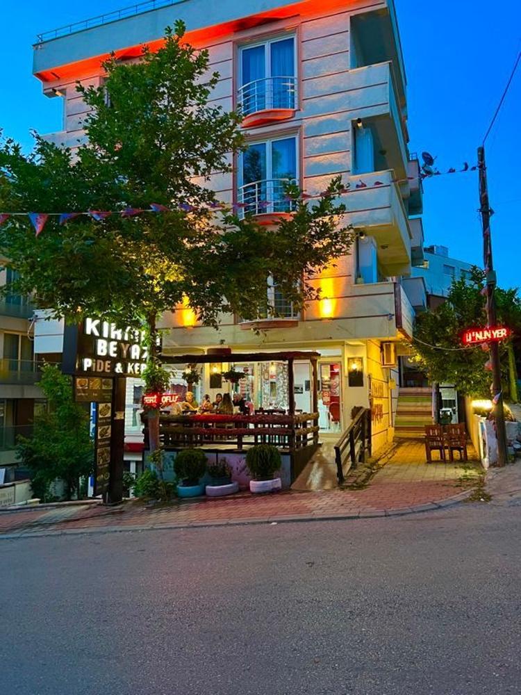 Kırmızı Beyaz Apart