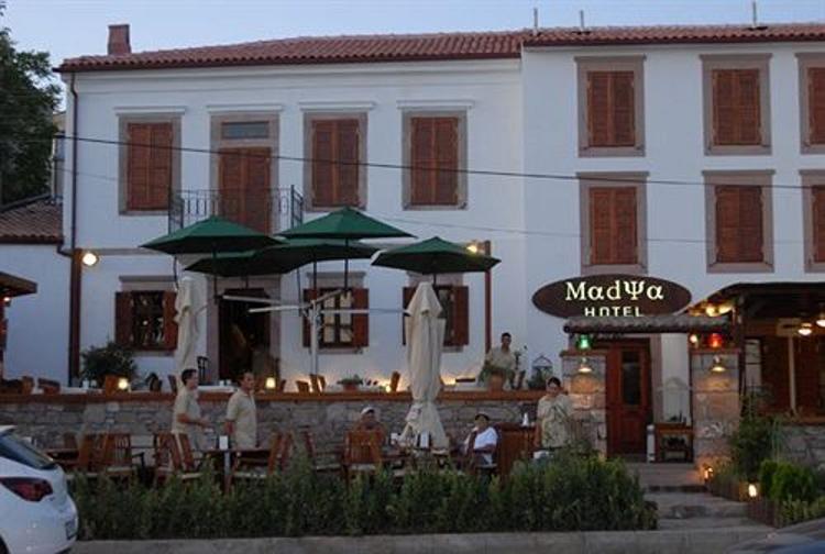 Madya Hotel & Restaurant