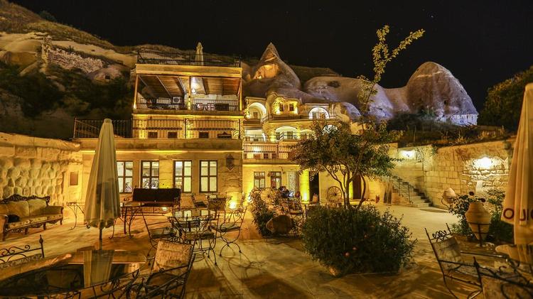 Spelunca Cave Hotel