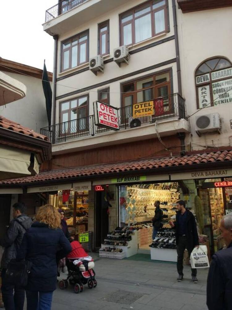 Petek Otel