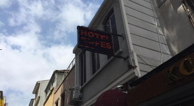 Bufes Hotel