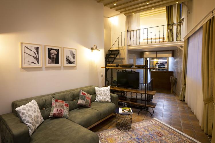 Guzi Rooms & Suites