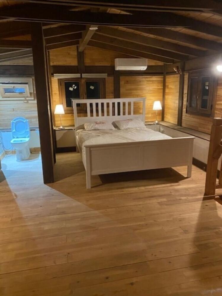 Cedar 1-Bed House with Stunning Views