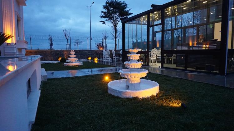 Mana Airport Hotel