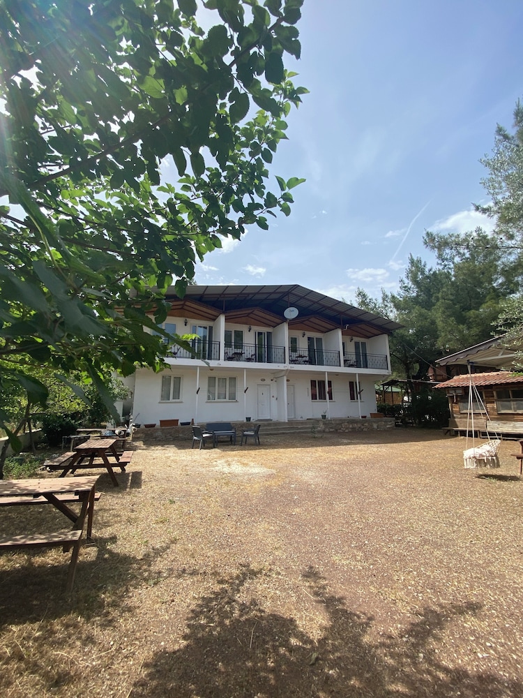 Aley's Home Apart