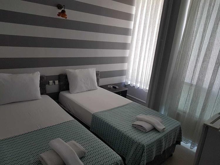 Deluxe Hotel