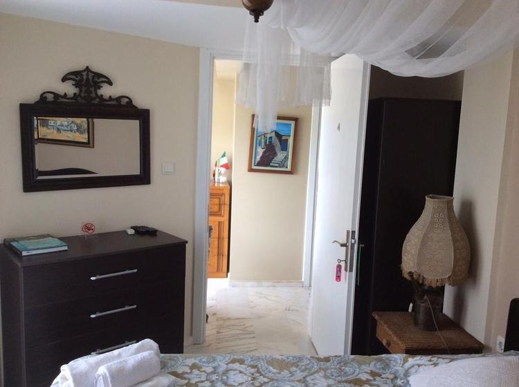 House Hotel