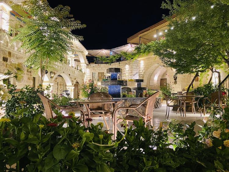 Kayatas Cave Suites Hotel