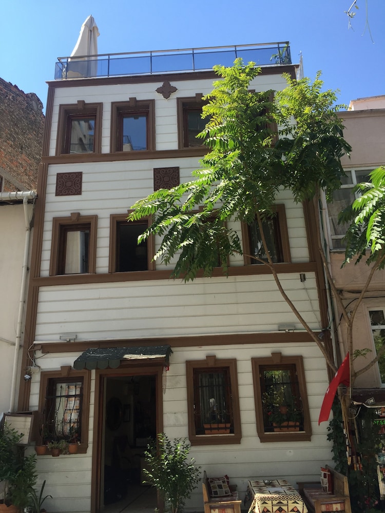 Elisa Hotel