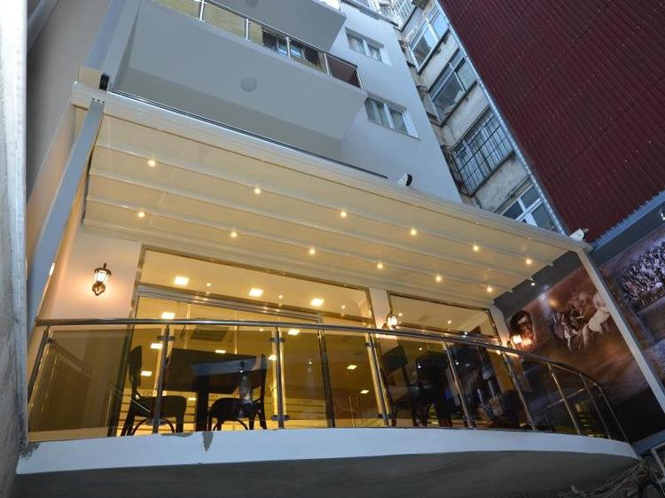 Ataker Hotel