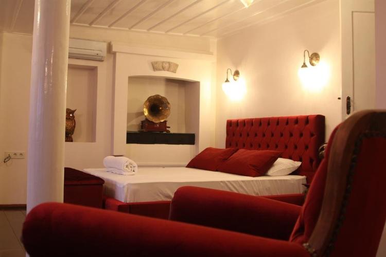 Lusin Hotel