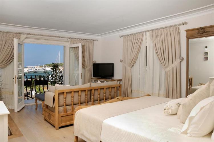 Cesme Marina Konukevi