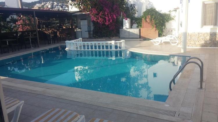Helios Hotel