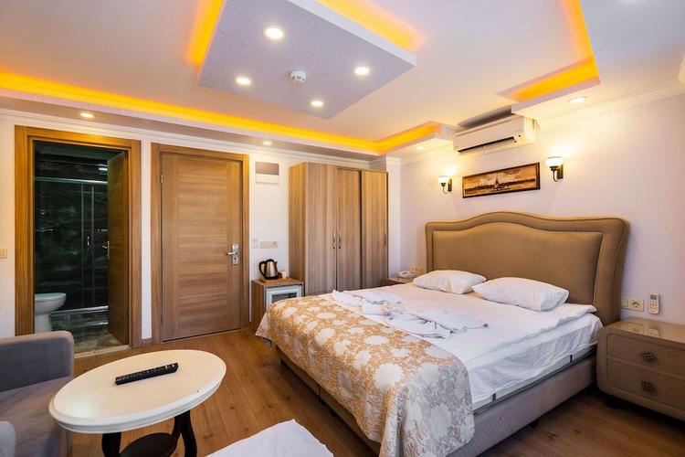 Oasis Suites Old City