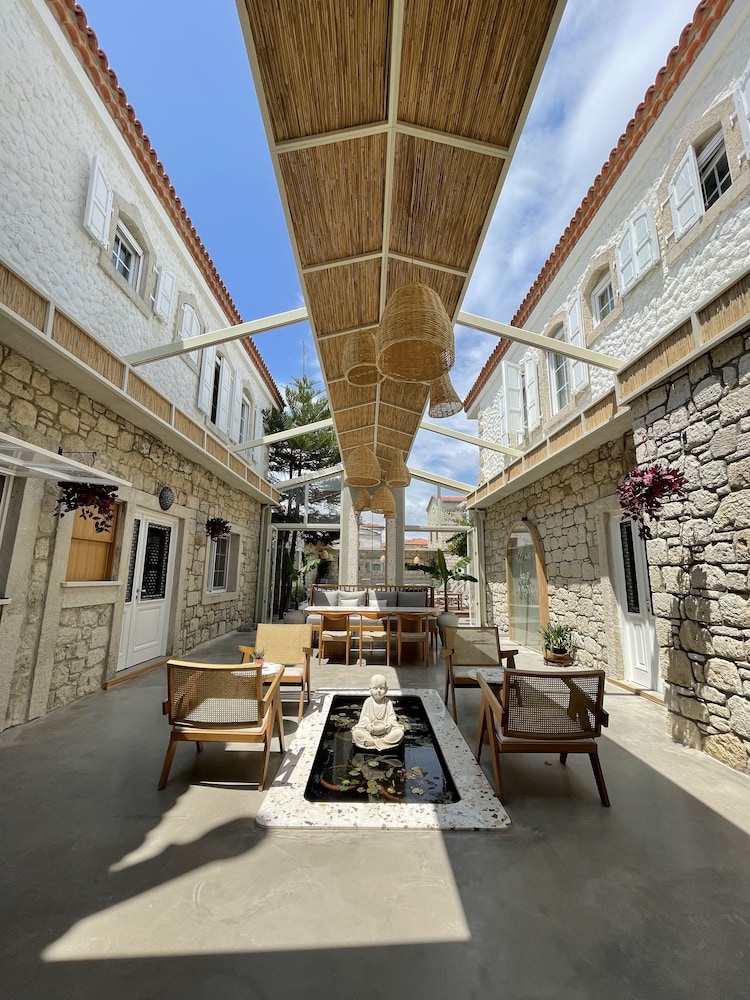Monk Boutique Hotel