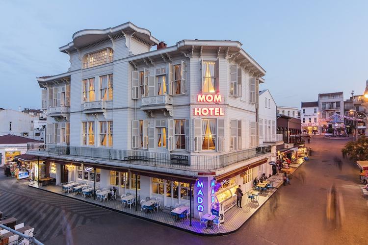 Mom Hotel
