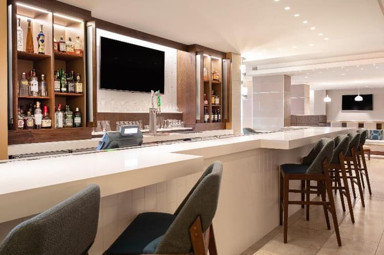 Holiday Inn Los Angeles International Airport