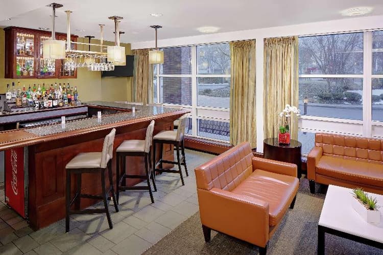 DoubleTree by Hilton Hotel Boston Bayside